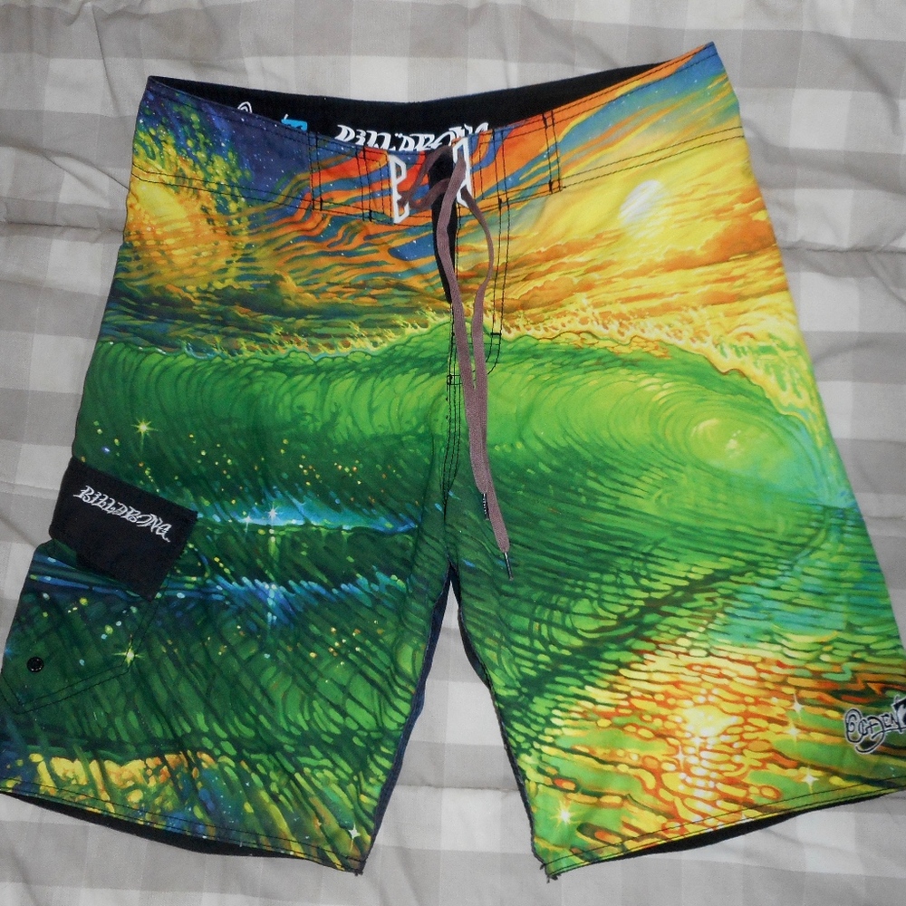 like new Men's Billabong board shorts
